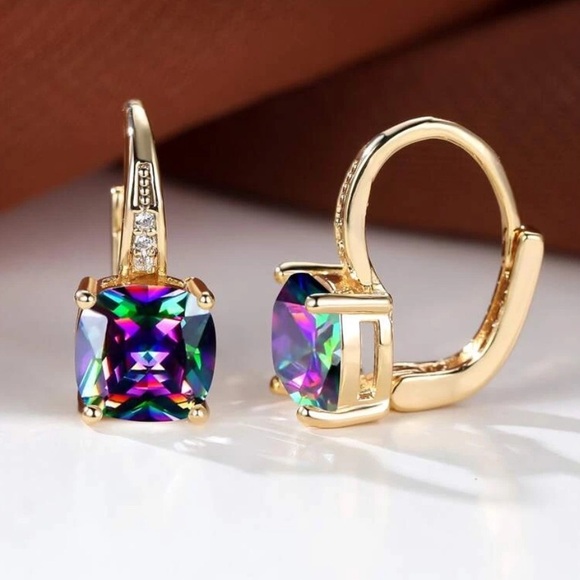 18 Karat Cubic Zirconia Dangle Earrings - Picture 4 of 8